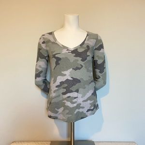 Womens XS Long Sleeve Camo